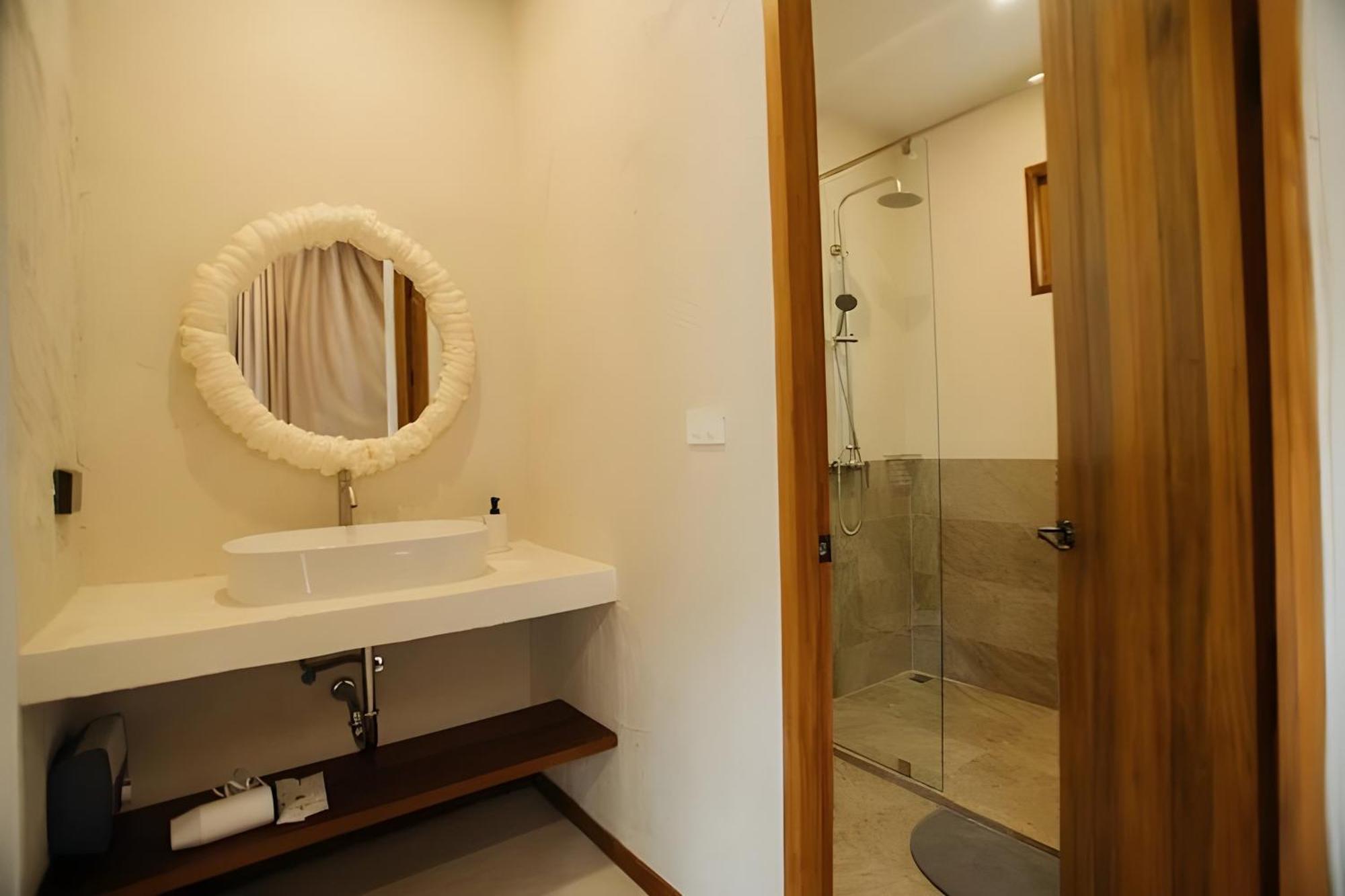 Taryn Tara Cafe And Stay Чиангмай Экстерьер фото
