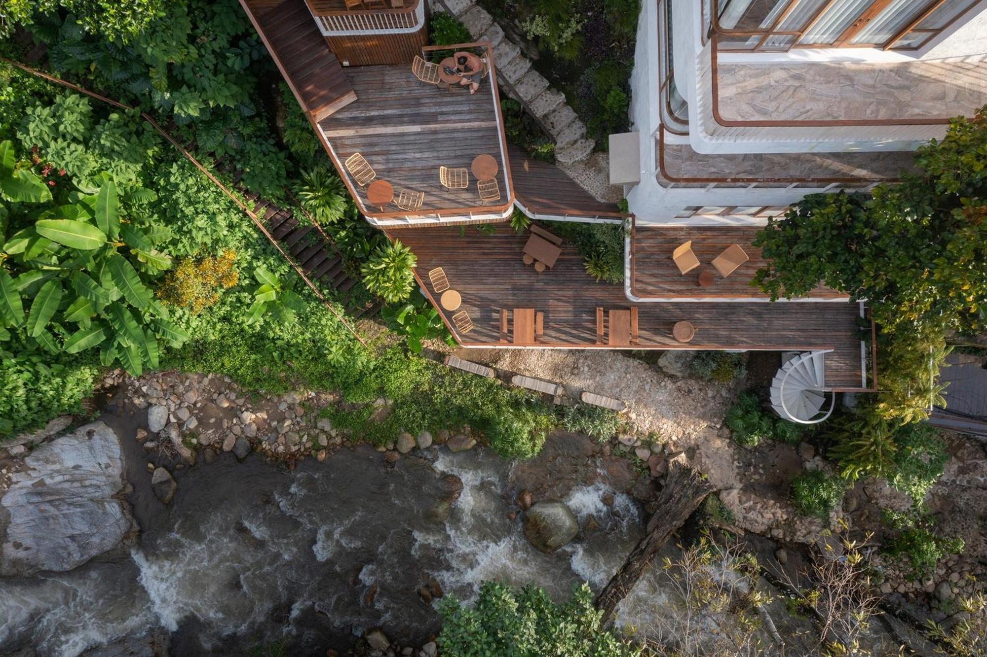 Taryn Tara Cafe And Stay Чиангмай Экстерьер фото